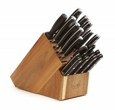 Block_C_with_Knives.jpg