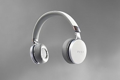 headphones-05_-_Copy.jpg